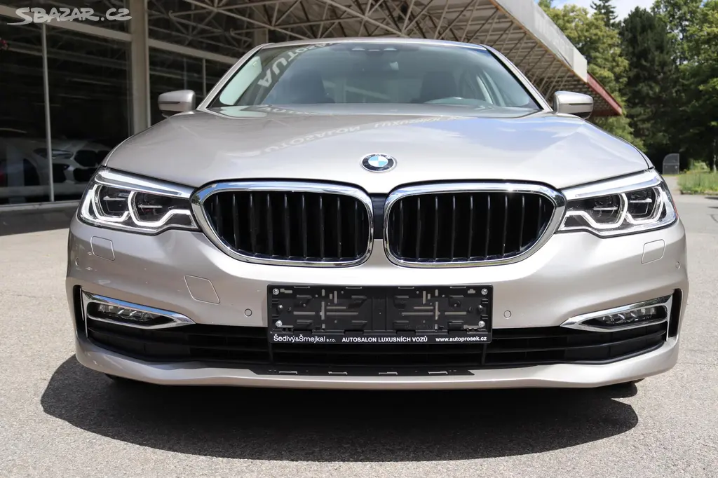 BMW Řada 5, 520D XDRIVE SPORT LINE G30 - fotka 3