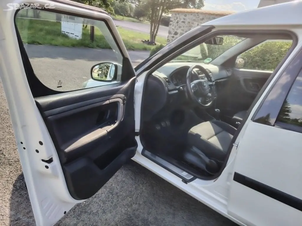 prodám Škodu Roomster 1.2 TDI 55kw ,r.v.2011 - fotka 5