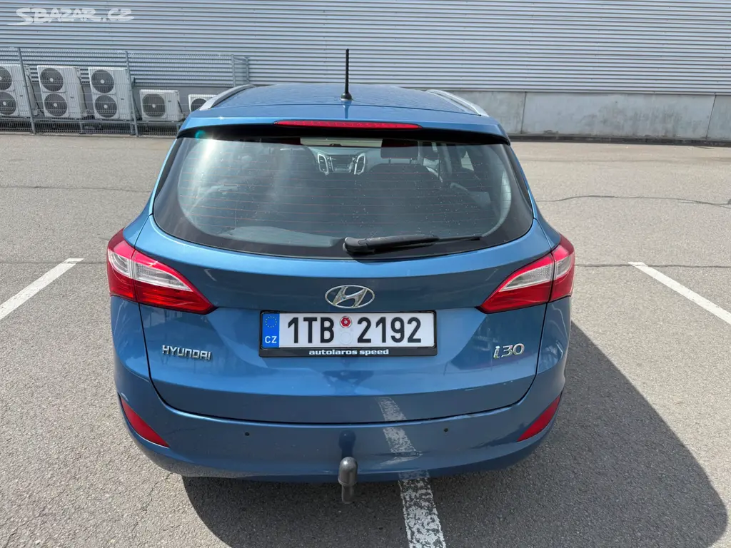 HYUNDAI i30 1,6 MPI 16V 88kW - 2016 - 1.maj - DPH - fotka 4