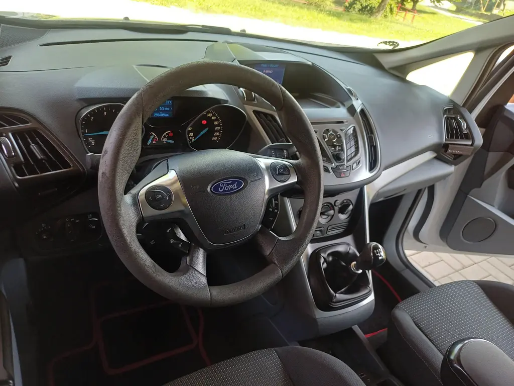 Voňavka Ford C-Max Grand 2L Nafta - fotka 3