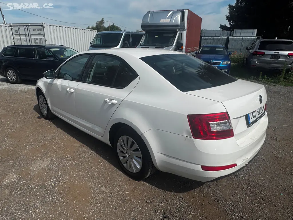 Škoda Octavia - fotka 3