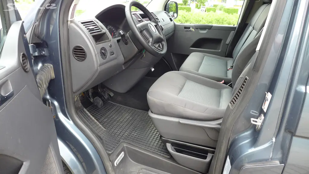 VW T5 Caravelle 2.5tdi,96kW,Long, 9 míst.rok 2007. - fotka 6