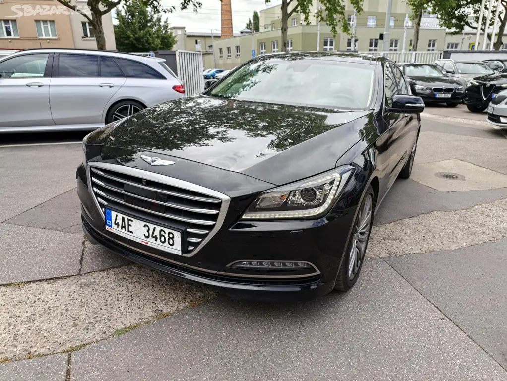 Hyundai Genesis, V6 GDi 3,8 HTrac CZ,1 maj - fotka 2