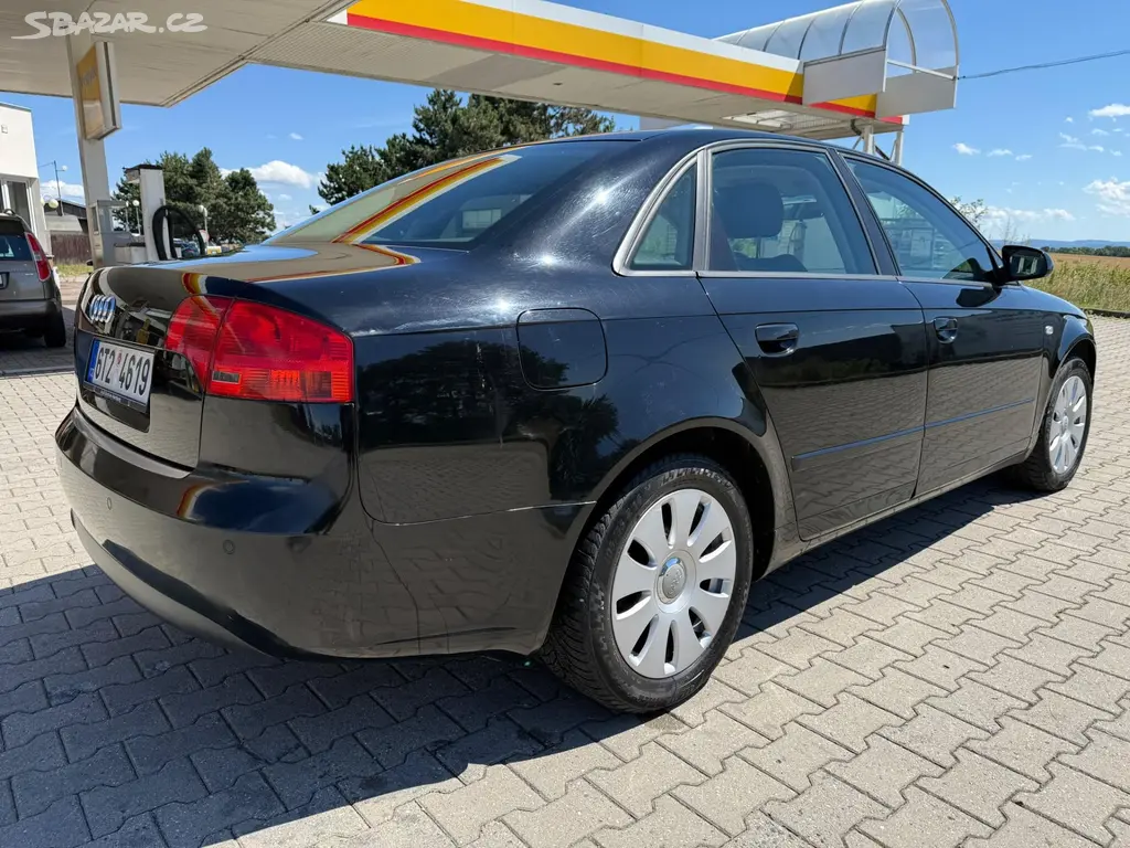 Audi A4, 2,0 TDI automat - fotka 4