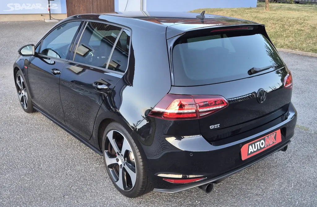 VW Golf VII. GTI DSG 2.0TSI 169 KW 2 maj serv kni - fotka 5