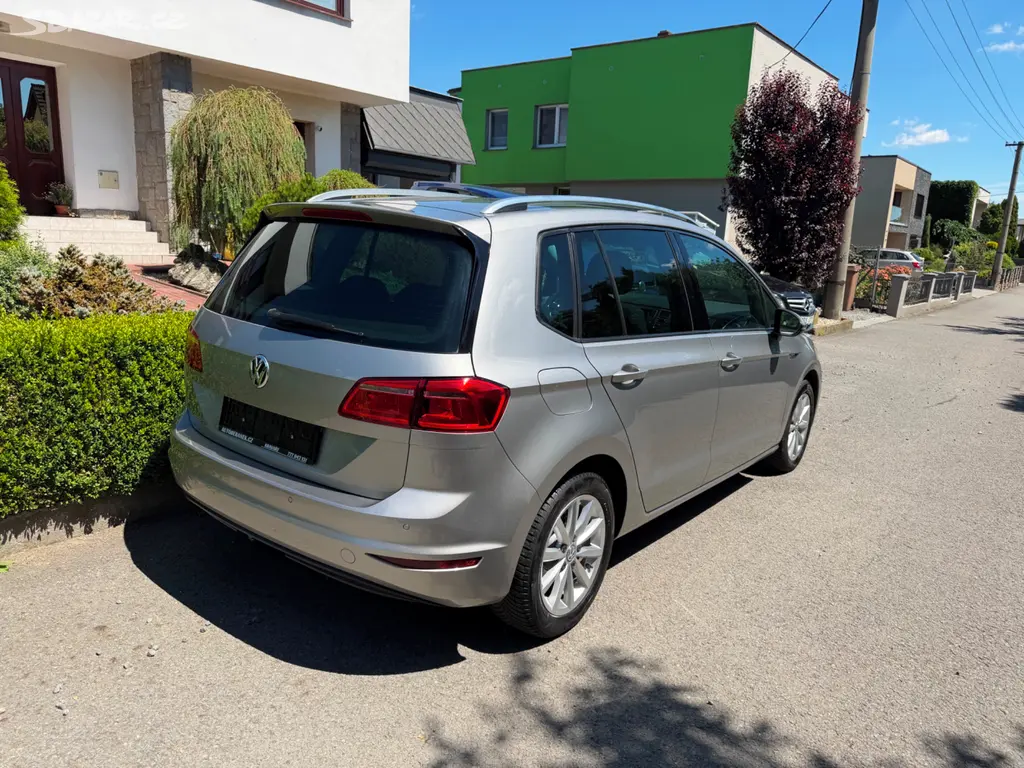 VW GOLF SPORTSVAN 1.2 TSI 81KW LOUNGE - fotka 2