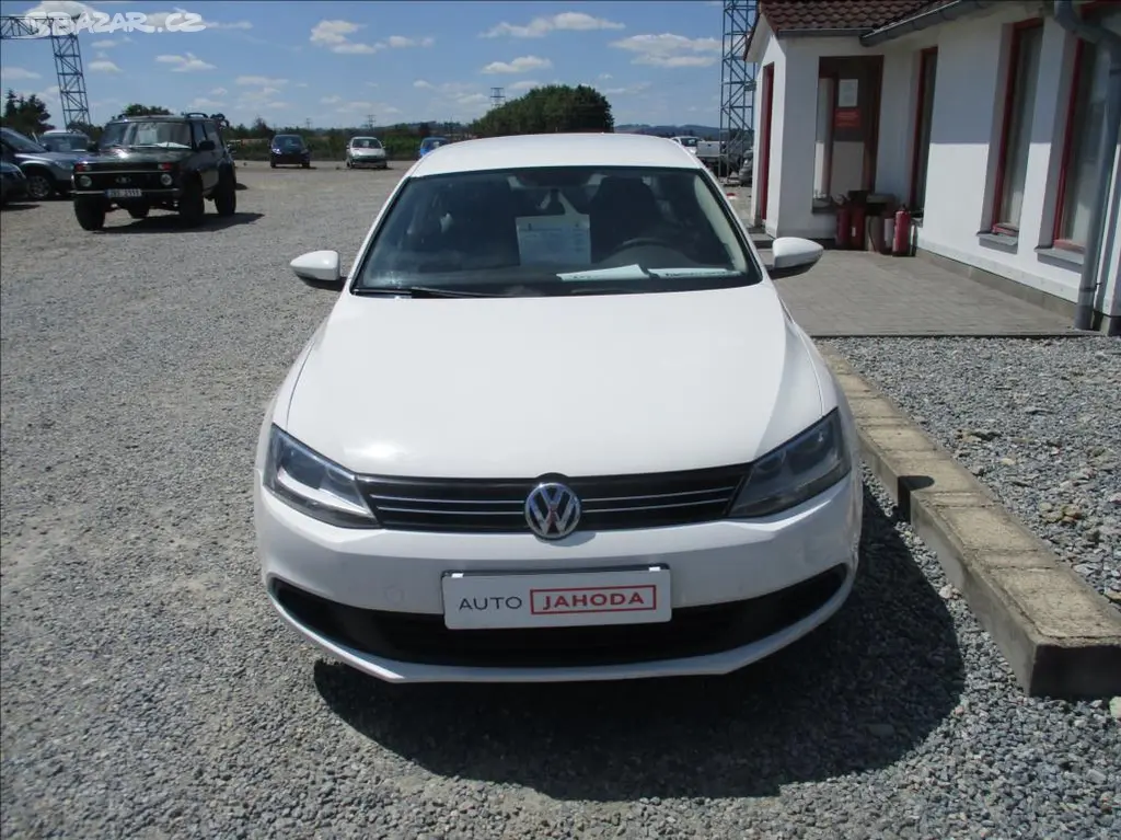 Volkswagen Jetta, 1,6 TDI,klima,servis,1.maj,CZ, - fotka 2
