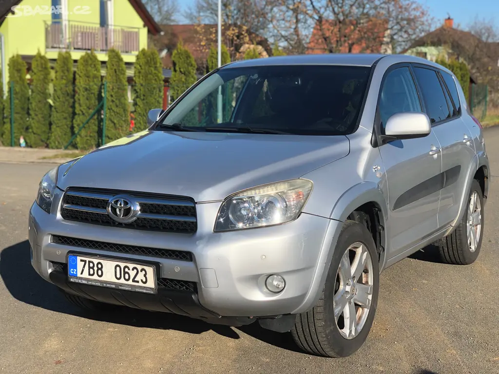 Toyota Rav4, 130 KW, 4X4, VELKÁ VÝBAVA!