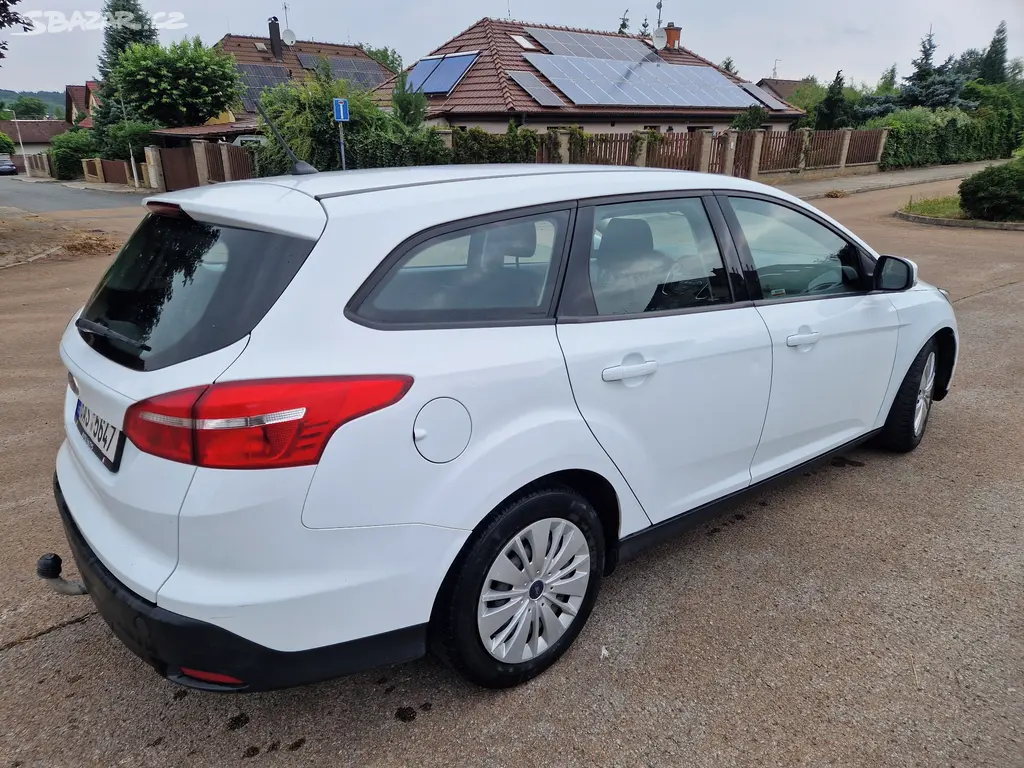 Ford Focus Tourer 1.5 dci - tažné - tempomat - - fotka 3