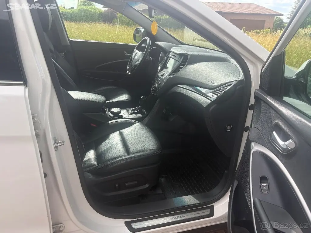 Hyundai Grand Santa Fe 2,2 CRDi 4x4 7míst tažné - fotka 6