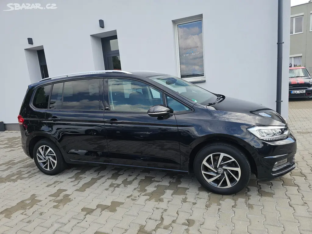 Touran 1,4 TSi DSG 110KW Sound 2018 7míst ALU NAVI - fotka 3