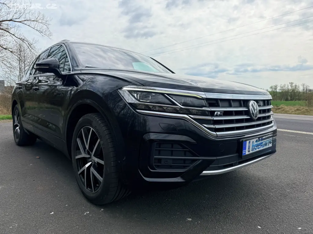 Prodám WVTouareg III,3.0TDI,210kw,,najeto155000km - fotka 4