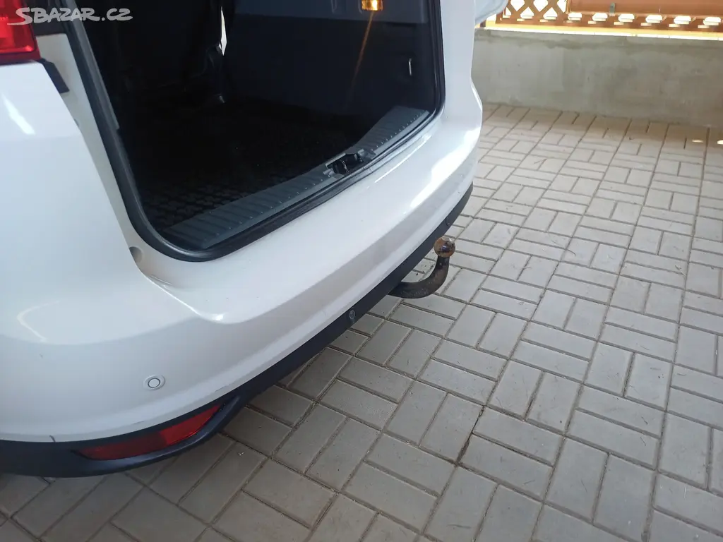 Voňavka Ford C-Max Grand 2L Nafta - fotka 4