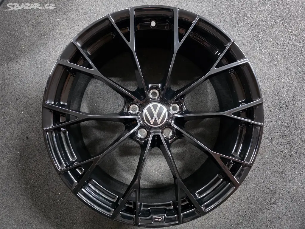 VW Golf 8  VIII  Alu kolo 19 Warmenau 5H0601025AJ