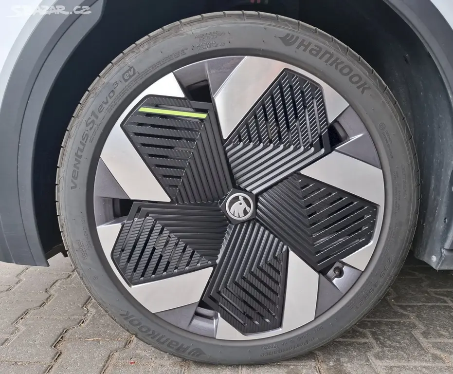Škoda Elroq, 84 KWH RS 250 KW 4X4 - fotka 6