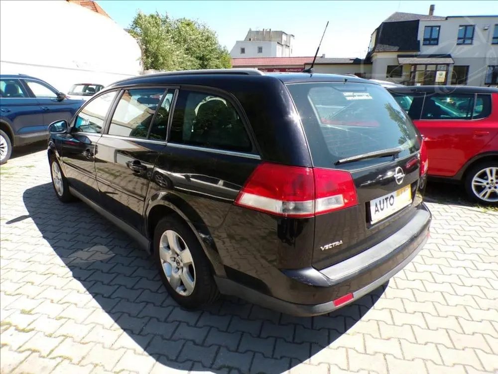 Opel Vectra 1,8 16V KLIMA - fotka 3