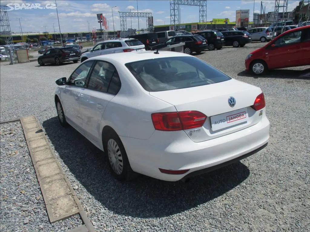 Volkswagen Jetta, 1,6 TDI,klima,servis,1.maj,CZ, - fotka 6