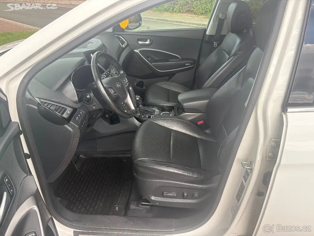 Hyundai Grand Santa Fe 2,2 CRDi 4x4 7míst tažné - fotka 4