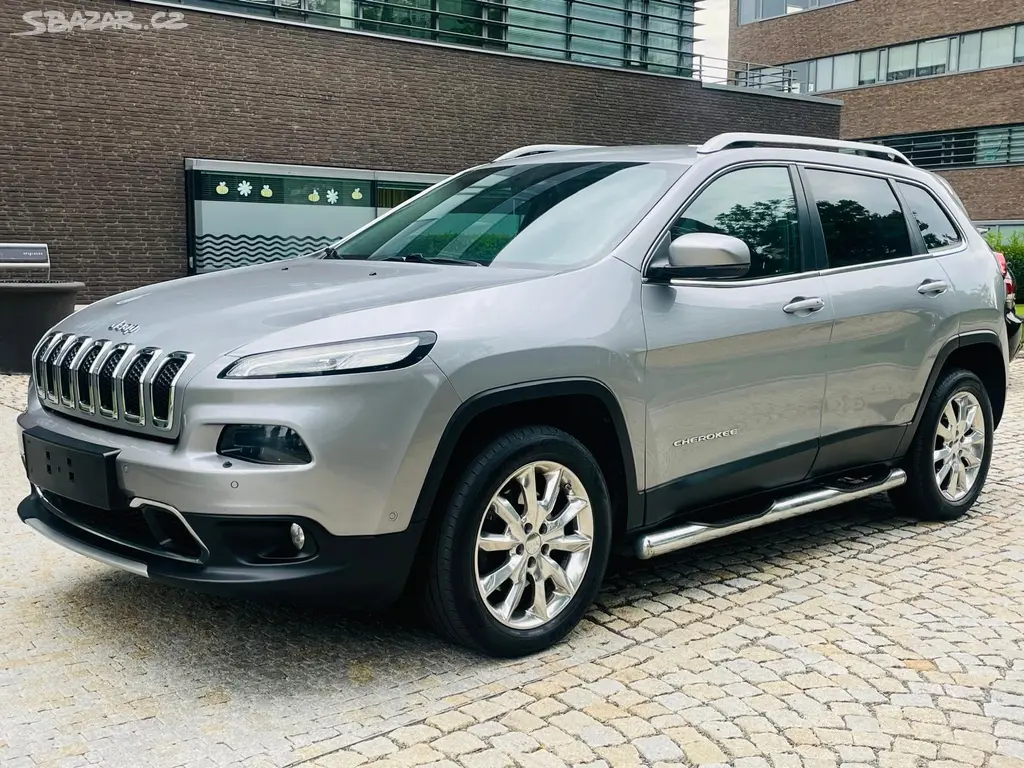 Jeep Cherokee, 2.2D 4x4 AUT KAMERA TAŽNÉ LED - fotka 4