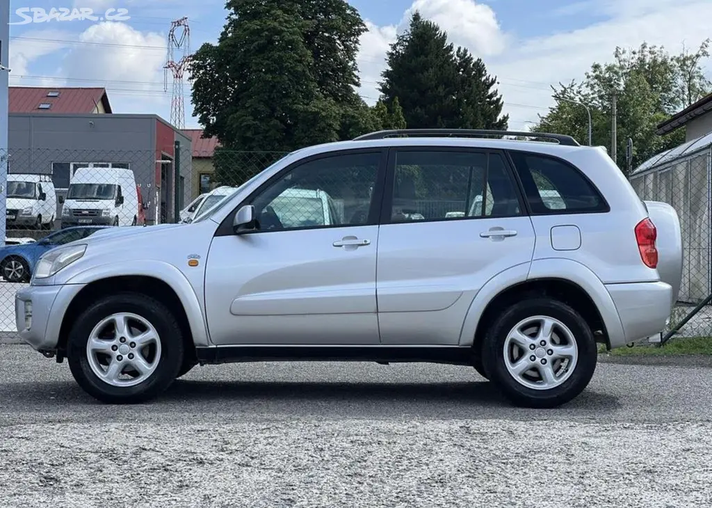Toyota Rav4 2.0 D-4D 4x4 KLIMATIZACE ALU manuální - fotka 4