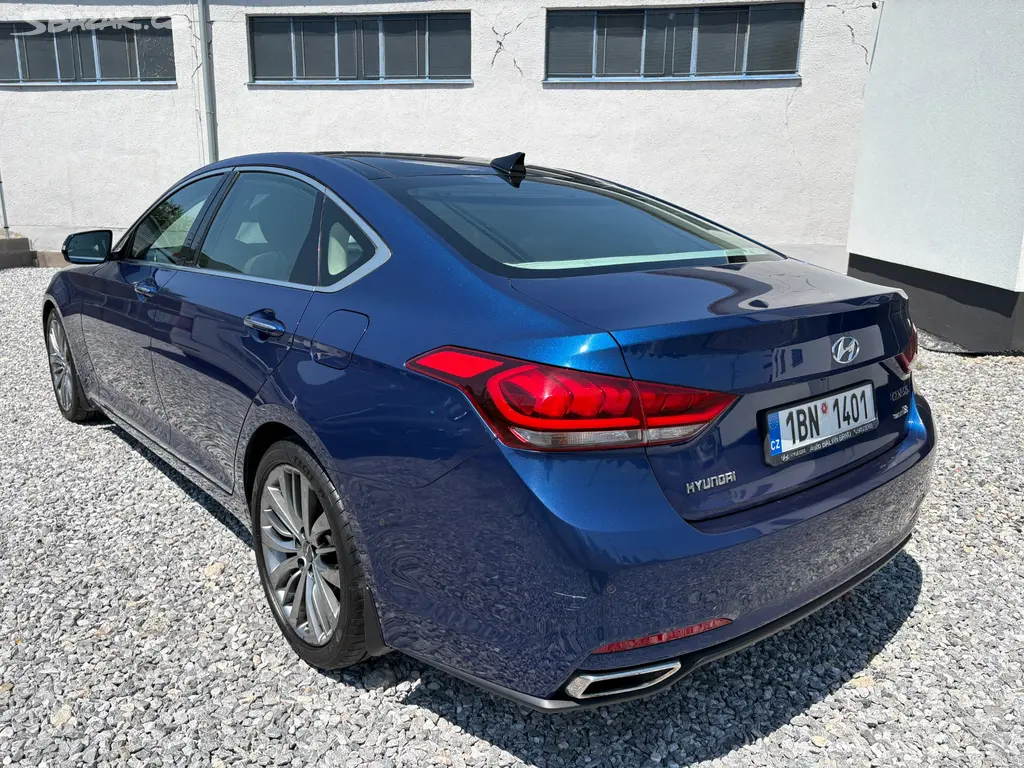 Hyundai Genesis 3.8i Htrac - fotka 5
