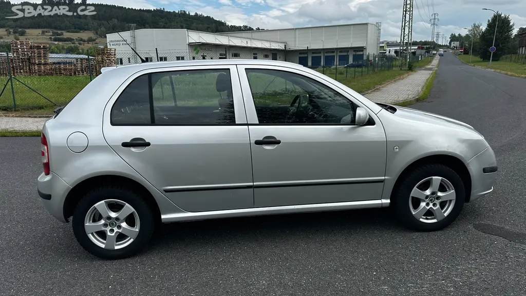 ŠKODA FABIA 1.4 16V - fotka 5