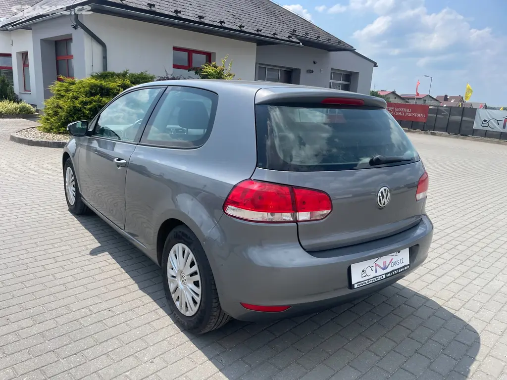 Volkswagen Golf 1,4 MPi 59kw Klima ESP 2009 - fotka 3