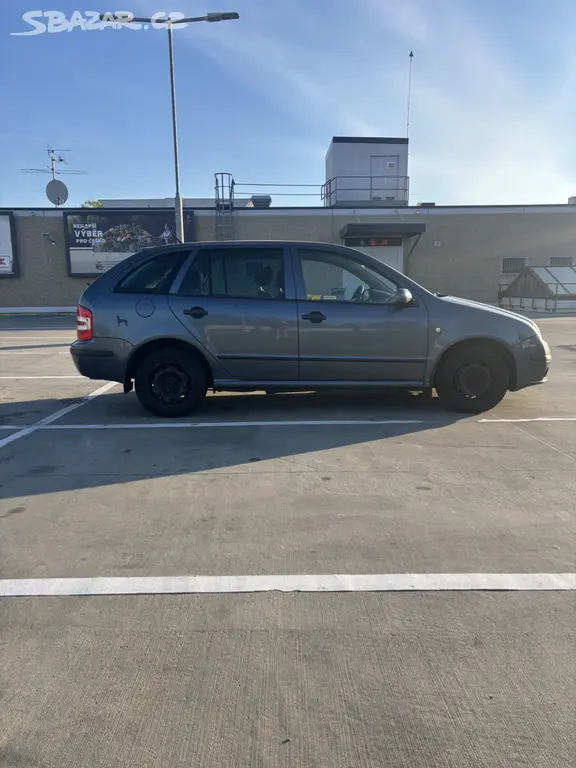 Škoda Fabia Combi 1.2HTP - fotka 2