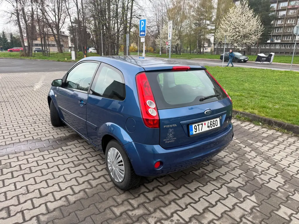 FORD FIESTA 1,3i 55kW rok 2008 - 2. maj. - Klima - fotka 3