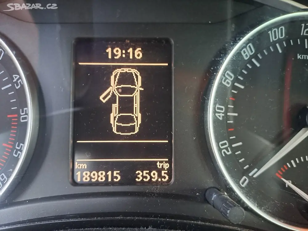 Škoda Octavia 2 combi 1,6 TDI 77 kW - fotka 2