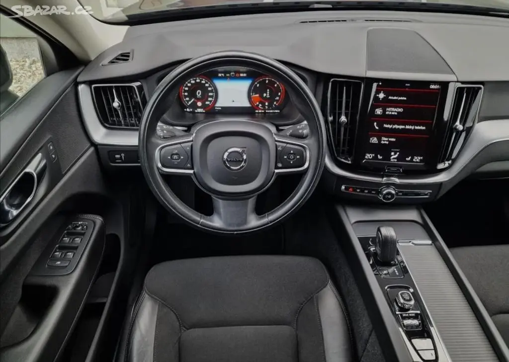 Volvo XC60, B4 145kW AWD Momentum Pro,ČR - fotka 5