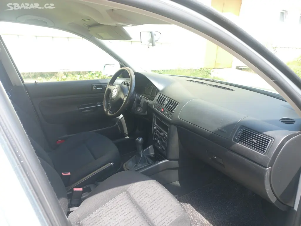 VW Golf IV, 1.4 16V, alu kola, CLIMATRONIC - fotka 5