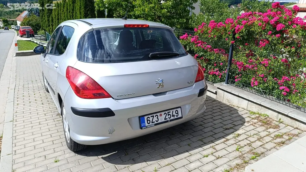 Peugeot 308 1.6 benzín r.v 2009 - fotka 3