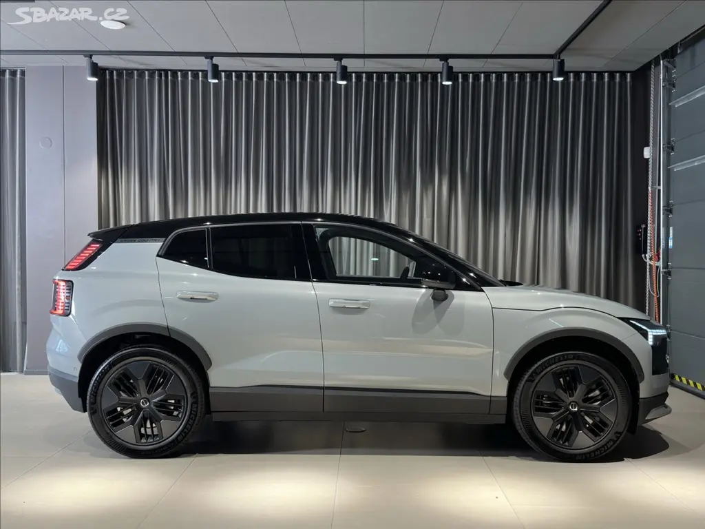 Volvo EX30, P8 AWD Ultra Cross Country - fotka 3