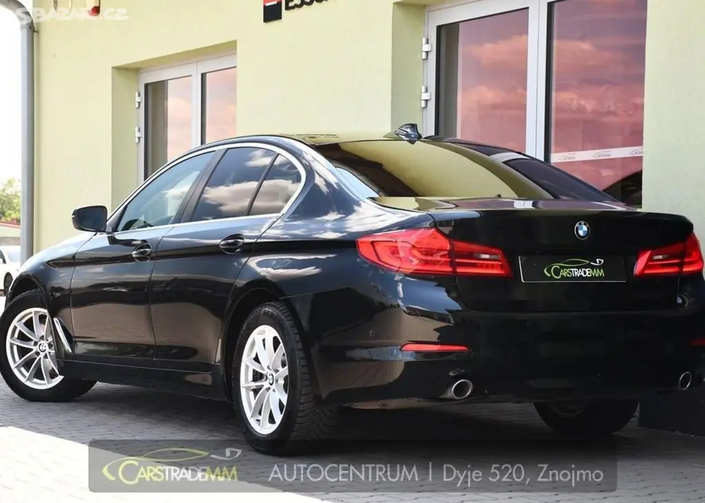 BMW Řada 5 518d ČR 1.M CARPLAY 110 kw - fotka 3
