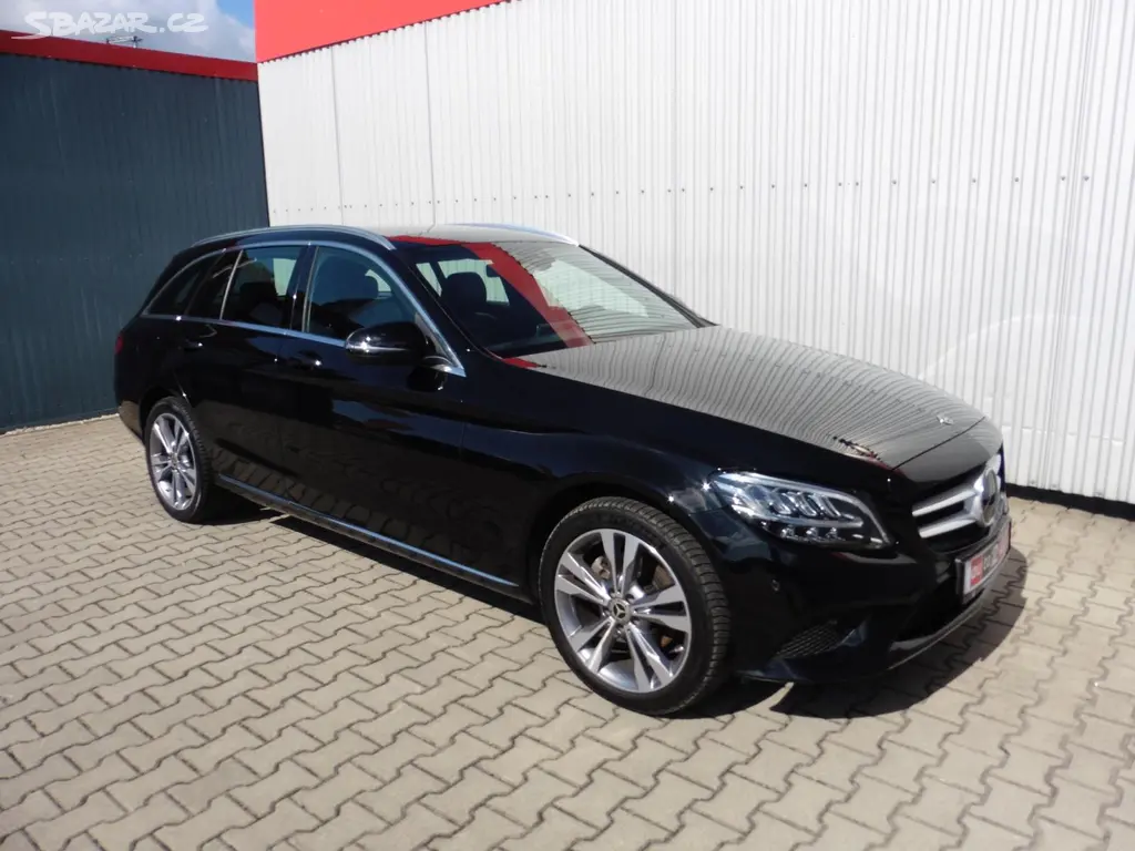 Mercedes-Benz Třídy C, 220d 4Matic Avantgarde, ... - fotka 2