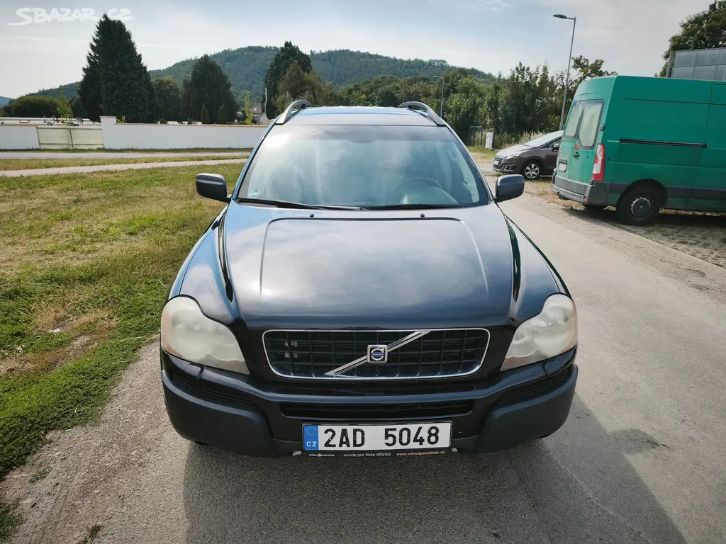Volvo XC90 - 136 kW - 7. míst - tažné - fotka 2