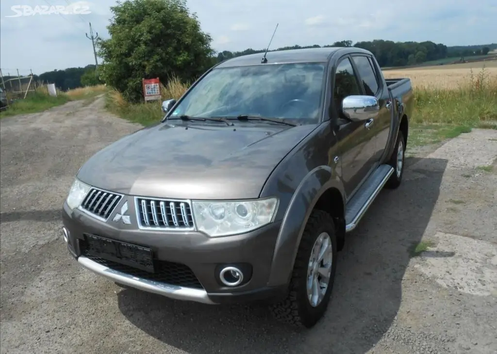 Mitsubishi L200 2,5 DI D 131 kW SERVISKA nafta - fotka 3