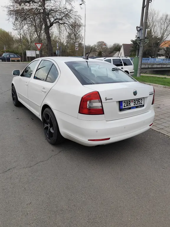 Škoda Octavia 1.6 tdi - fotka 3
