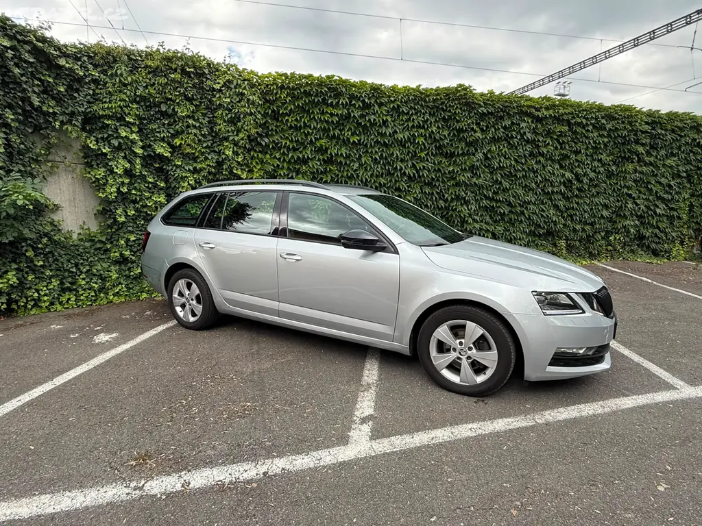 Škoda Octavia 3 STYLE 2.0TDI DSG/Virtual//2021 - fotka 4