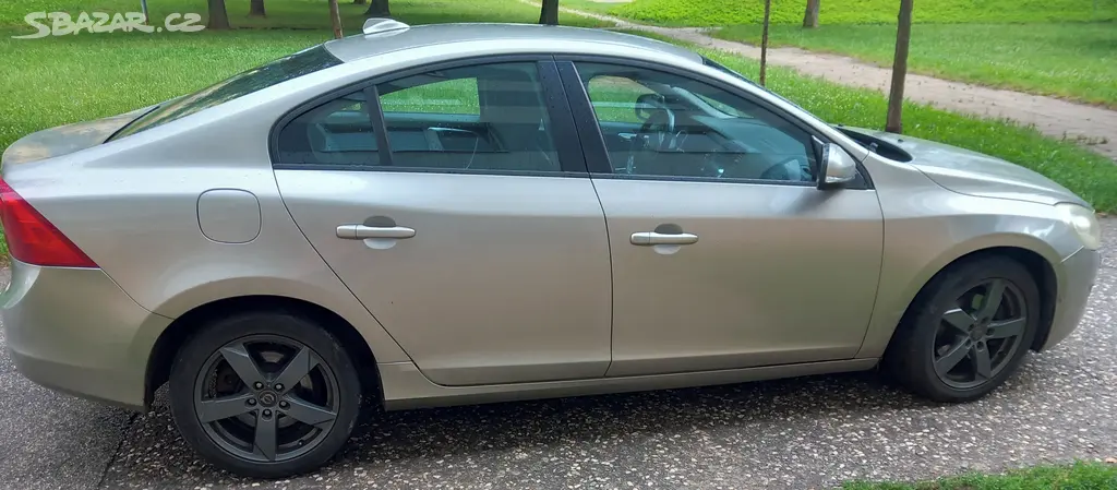 Volvo S60 D3 ,komplet po servisu - fotka 3