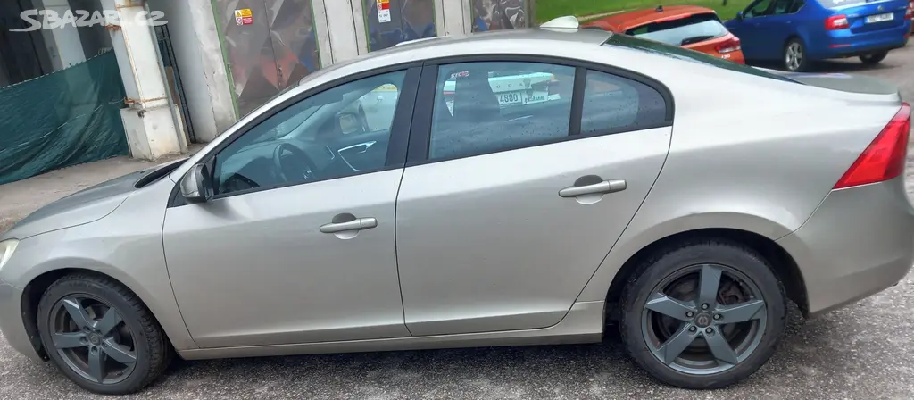 Volvo S60 D3 ,komplet po servisu - fotka 4
