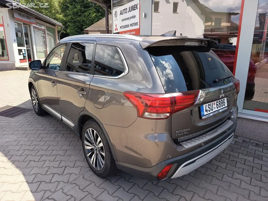 Mitsubishi Outlander, 2.0MI CVT 4WD Instyle + - fotka 2