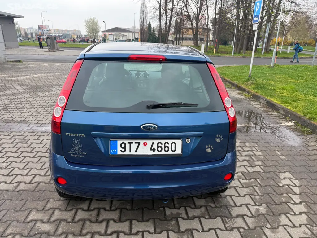 FORD FIESTA 1,3i 55kW rok 2008 - 2. maj. - Klima - fotka 4
