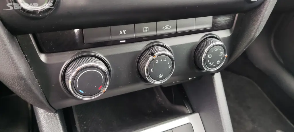 Též na splátky Škoda Octavia combi III 1.6TDI 81kW - fotka 5