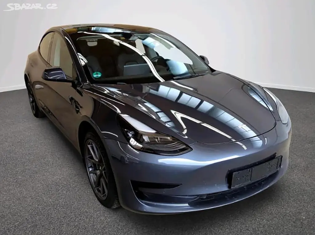 Tesla Model 3, AMD Ryzen, LFP baterie - fotka 4