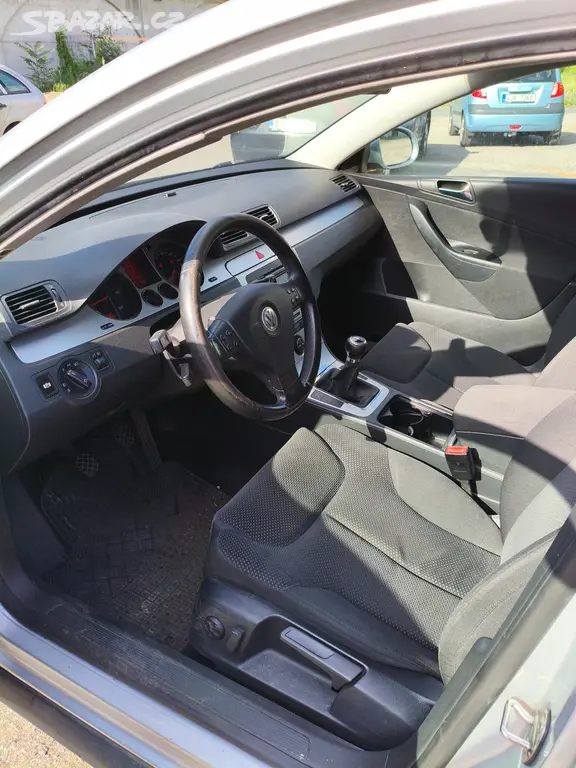 VW Passat B6 2008 1.9 TDI 77kW - fotka 5