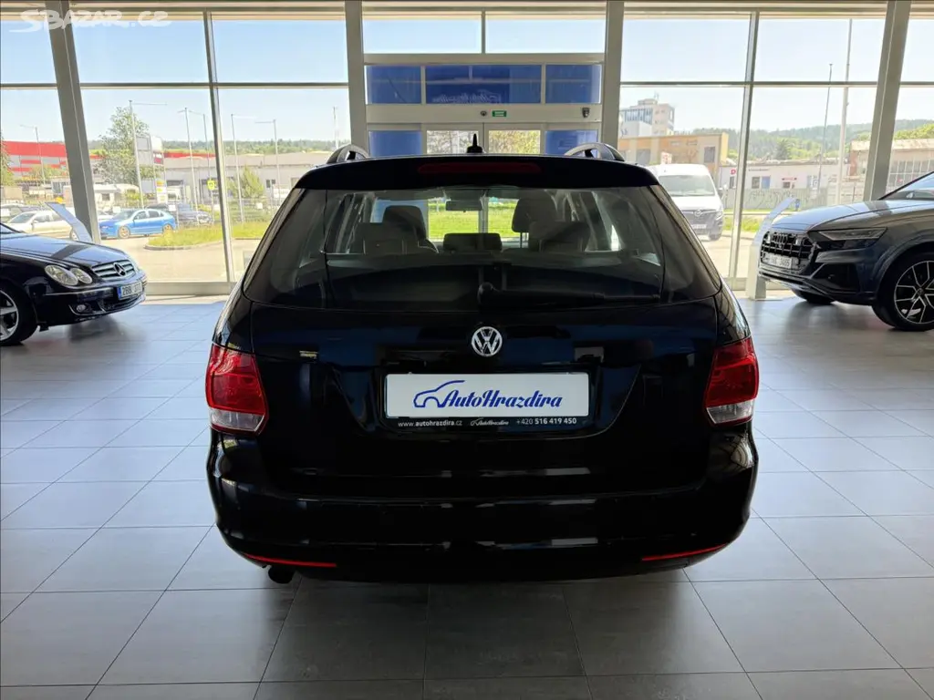 Volkswagen Golf, 1,6 77kW,2.MAJITEL - fotka 5
