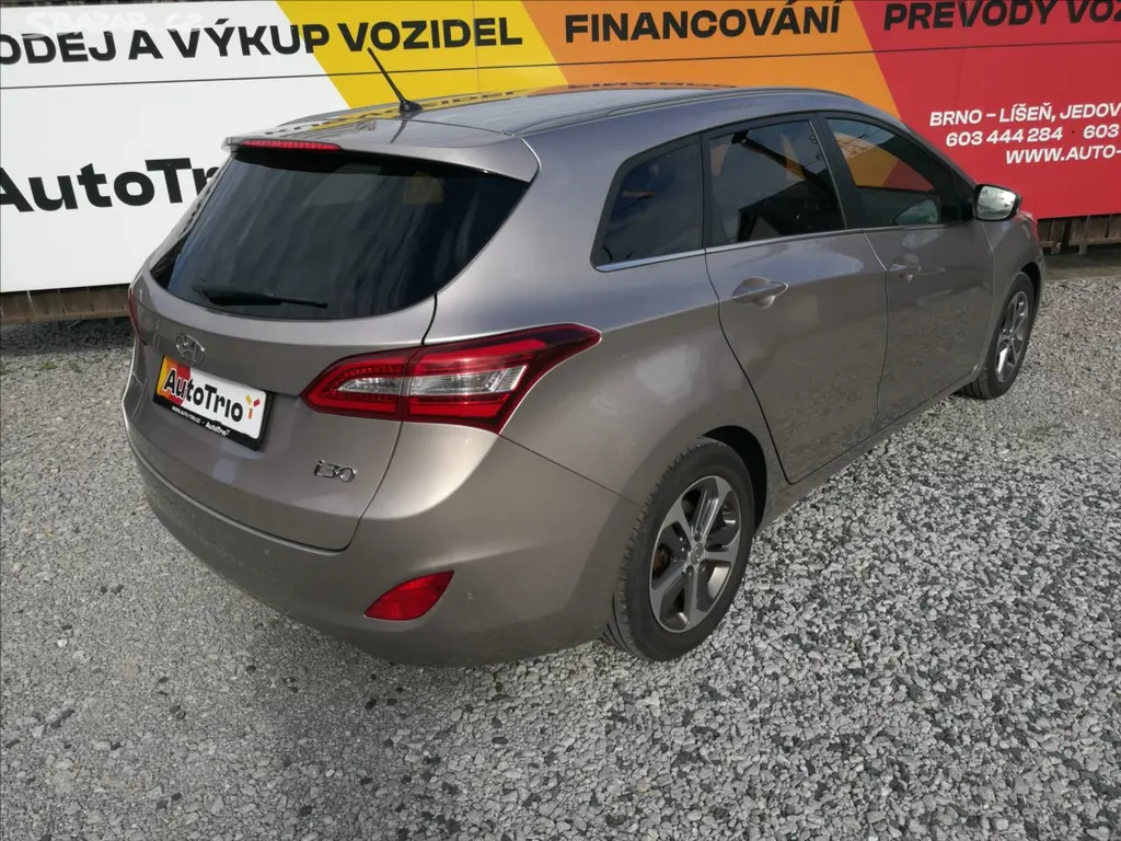 Hyundai i30, 1,6 GDi 1.majitel Weekend - fotka 3