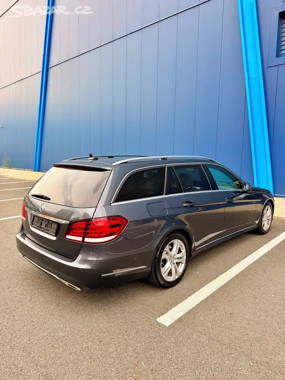 Mercedes-Benz E400/245kw, Avantgarde, 4Matic, DPH - fotka 4